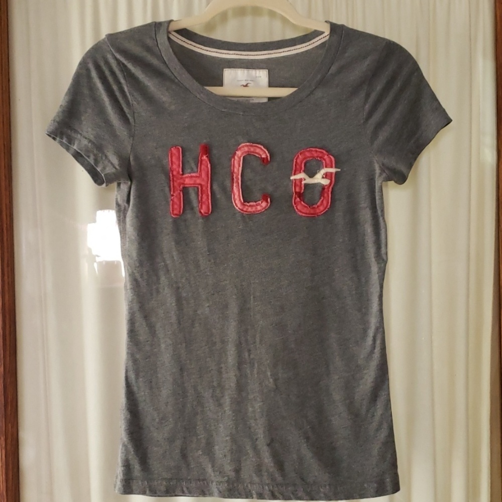 Junior's Hollister Co fitted tee